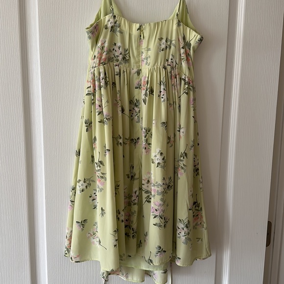 Abercrombie size medium dress with tiny mark on front - Picture 4 of 7